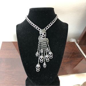 ‼️🔥last chance Unisex gunmetal Rhinestone skull necklace